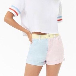 Color-blocked denim mom shorts